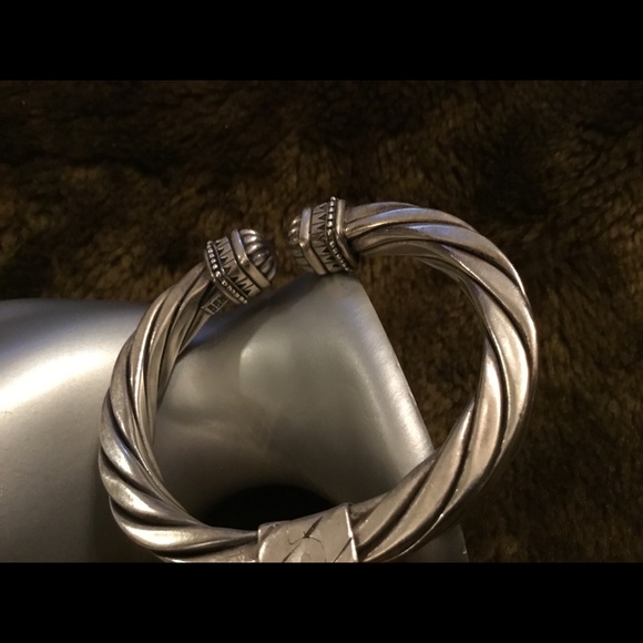 Women’s Vintage Sterling Silver Hinged Bracelet - Picture 7 of 8